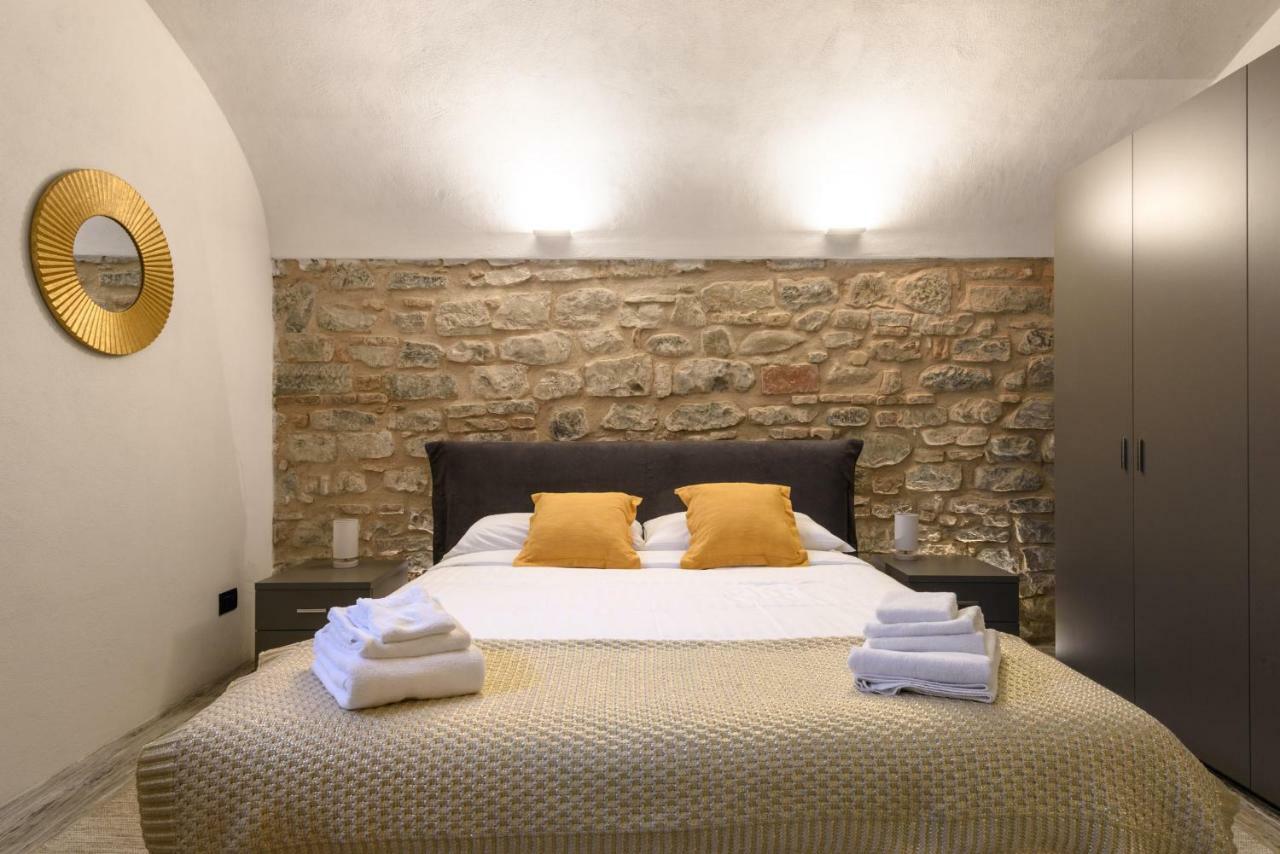 Leopardi Luxury Maison With Garden And Jacuzzi: 10 People Apartment *