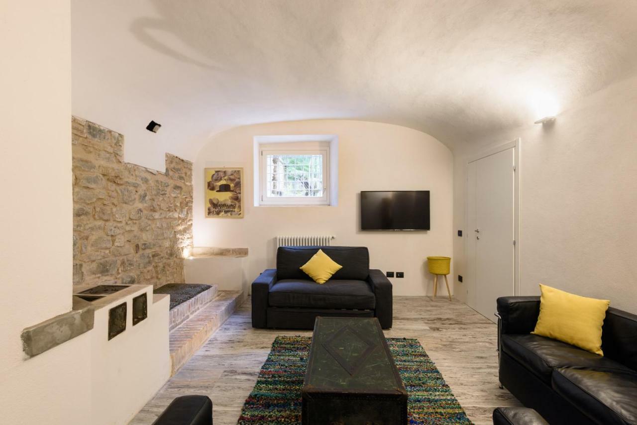 Leopardi Luxury Maison With Garden And Jacuzzi: 10 People Apartment Florence