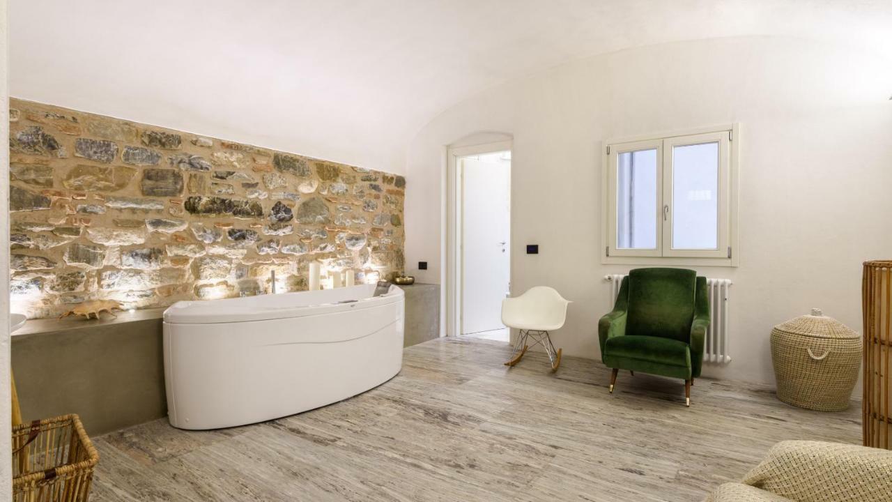 Leopardi Luxury Maison With Garden And Jacuzzi: 10 People * Florence