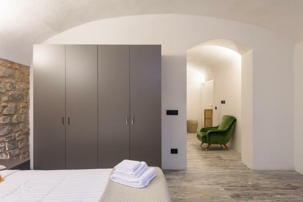 Leopardi Luxury Maison With Garden And Jacuzzi: 10 People Apartment