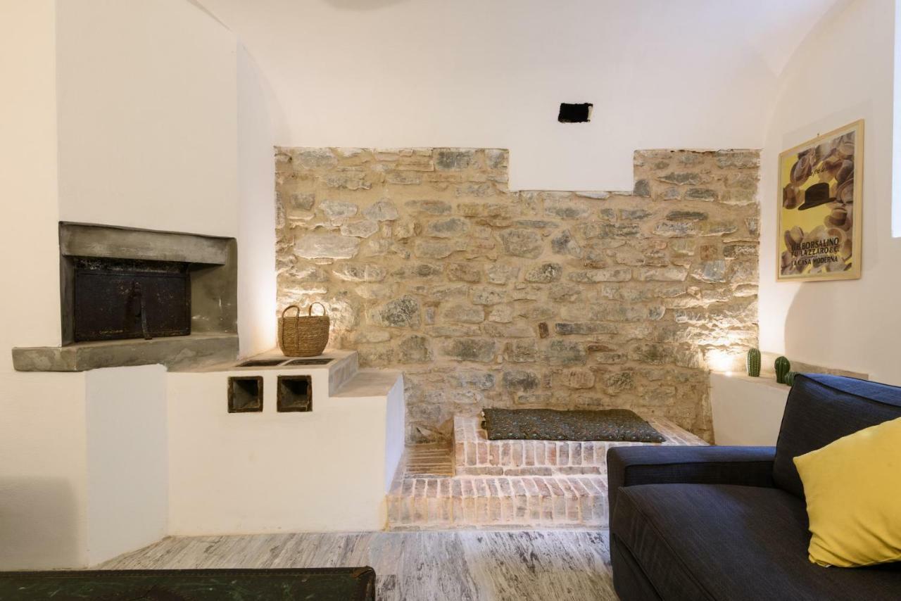 Apartment Leopardi Luxury Maison With Garden And Jacuzzi: 10 People Florence